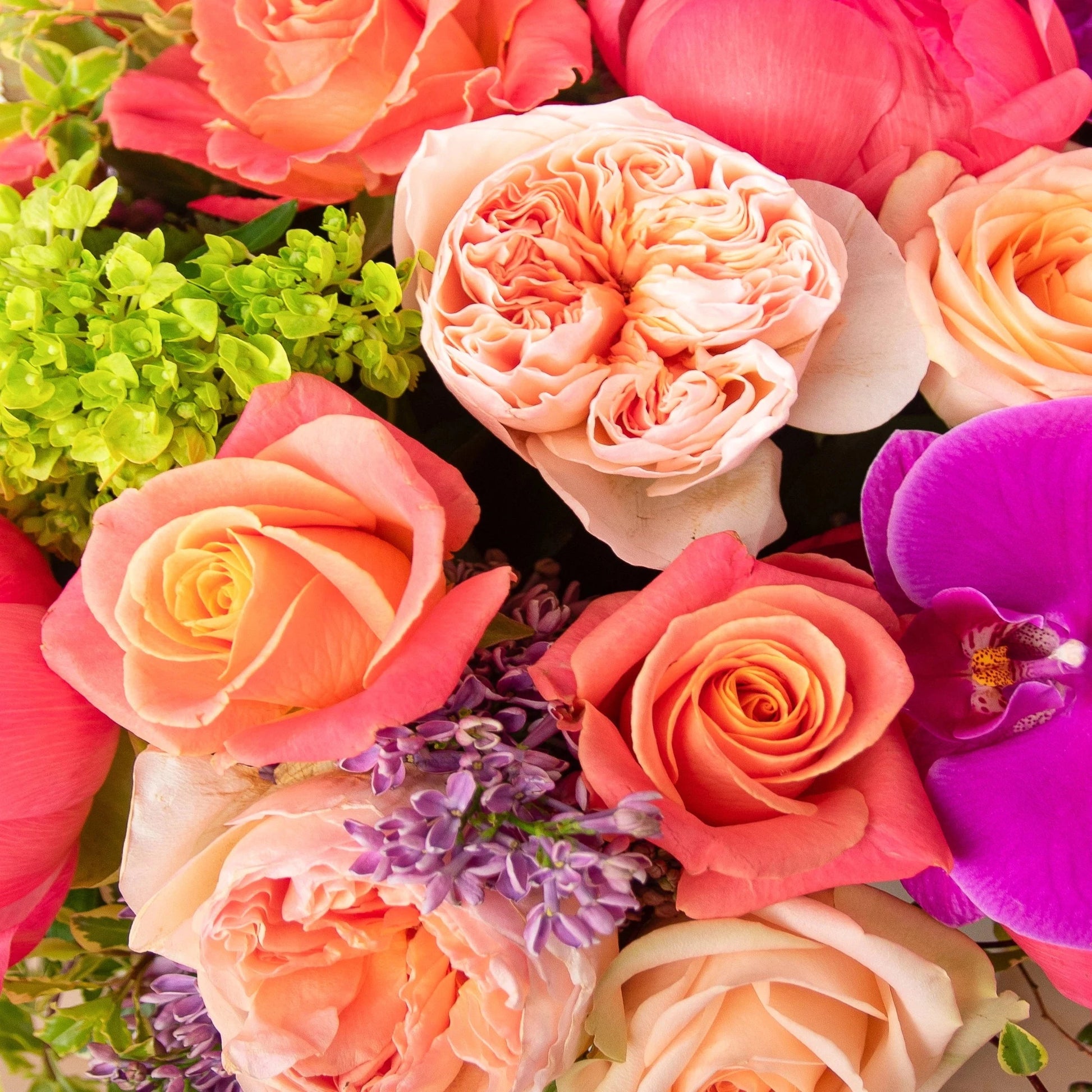 In California, spring is in full swing! Allow our florists to select the finest spring blossoms available. Colors and flowers will vary depending on what's available at the market.  NOTE: Blooms are delivered in a vase.